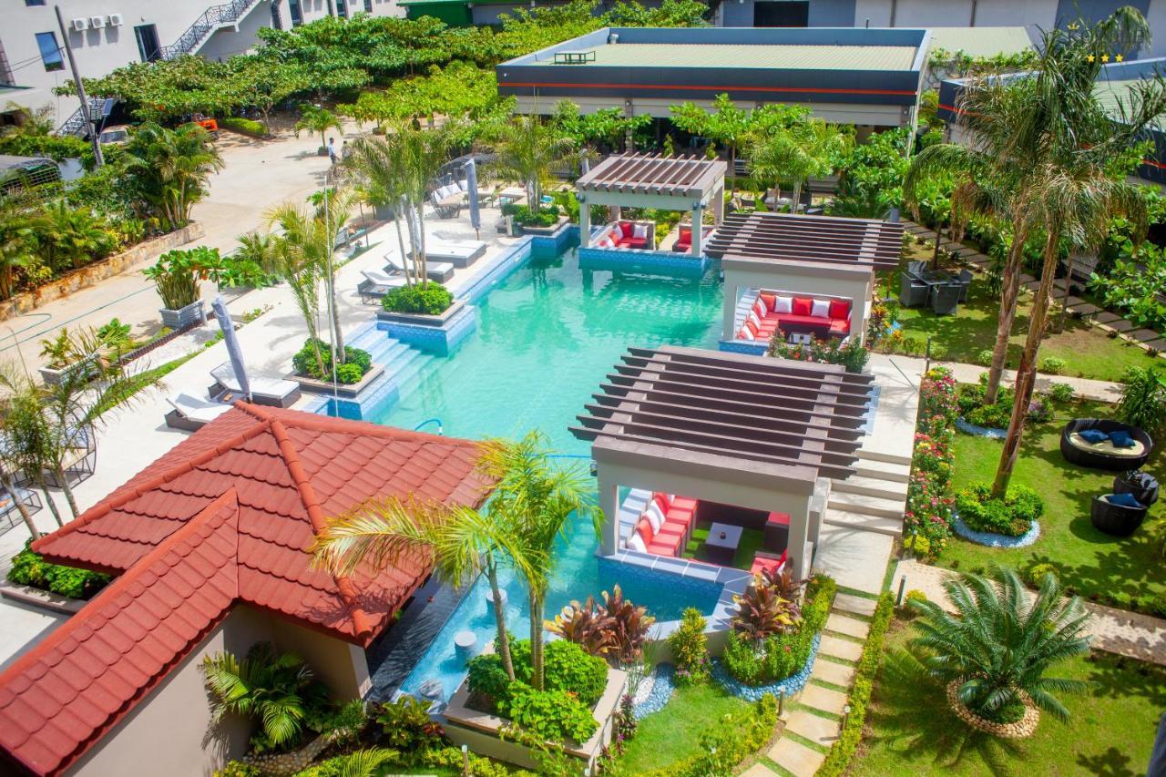 Kozobe Hotel Ambilobe Bagian luar foto