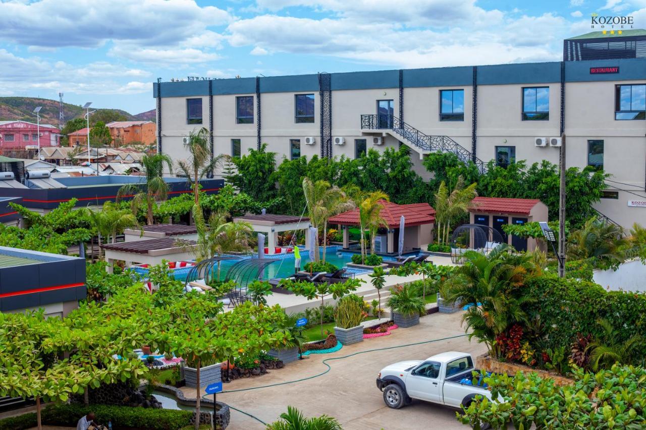 Kozobe Hotel Ambilobe Bagian luar foto